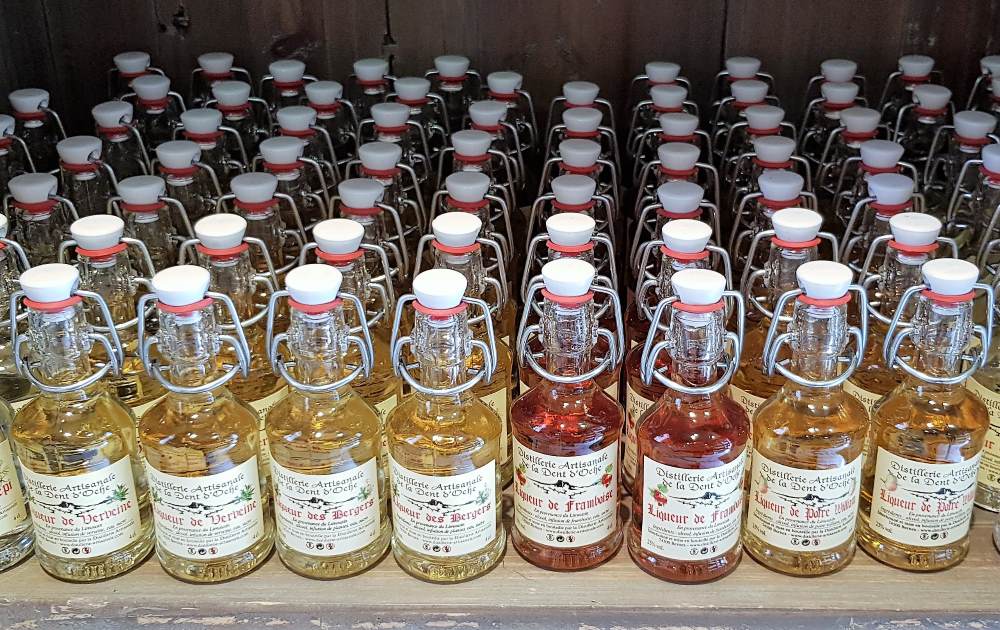 Distillerie Artisanale de la Dent d’Oche fruit liqueurs