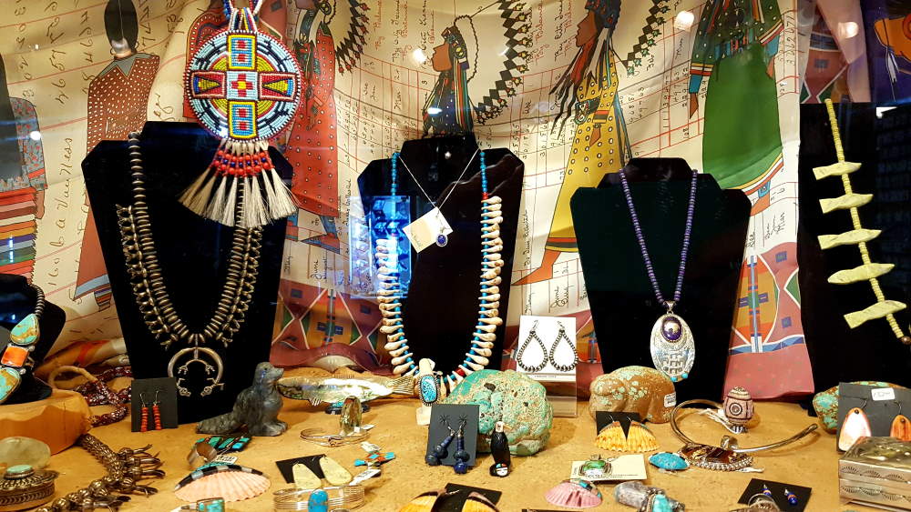 Native American souvenirs for sale at Custer Battlefield Trading Post