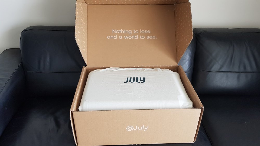 Unboxing JULY Carry On
