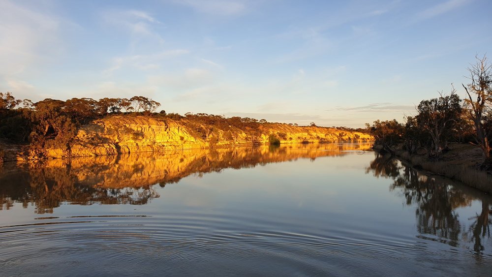 Murray River cliffs