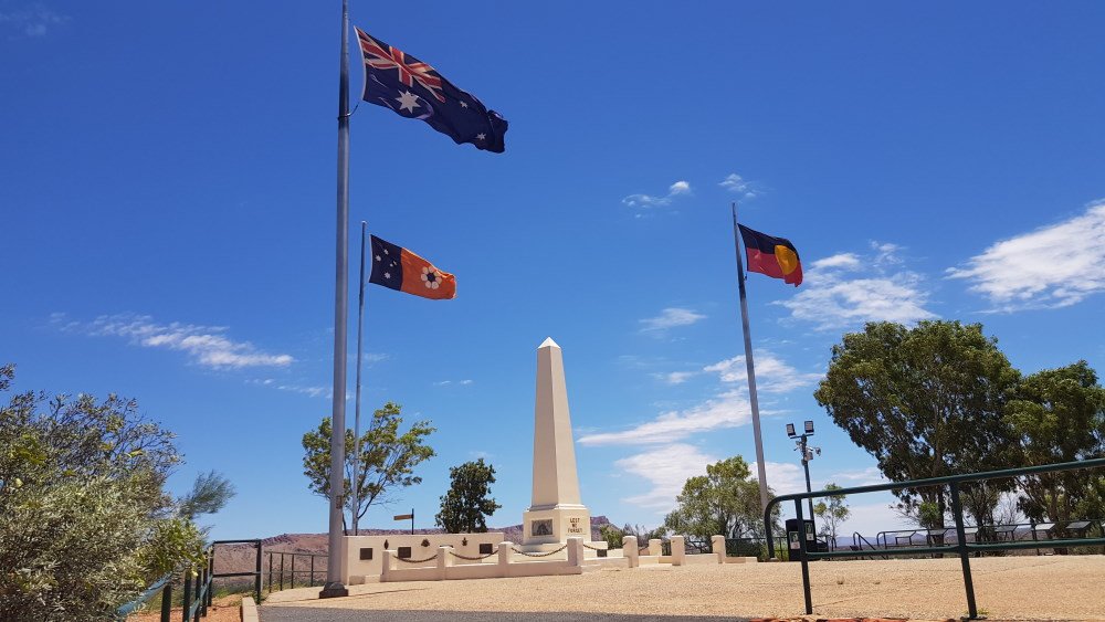 Uluru travel guide Anzac Hill Alice Springs