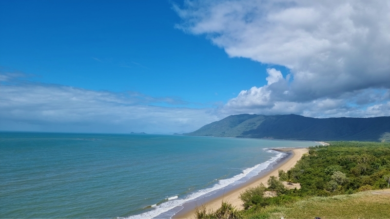 Take a day trip from Cairns to Port Douglass and be sure to stop off at the Rex Lookout.
