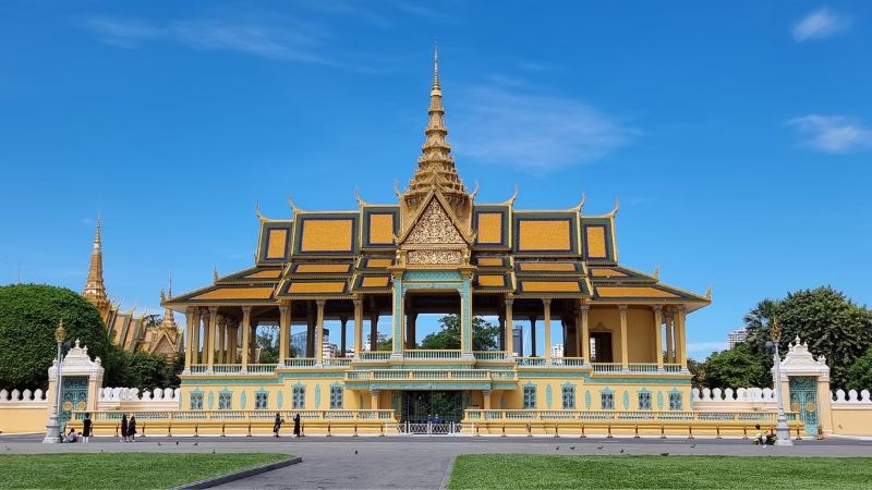 Phnom Penh Killing Fields tour The Royal Palace Phnom Penh - Another attraction visited on a full day tour of Killing Fields